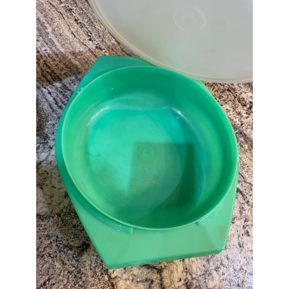Tupperware Vintage Jadeite Green Food Storage Bowl with Lid, One Size - Picture 4 of 7